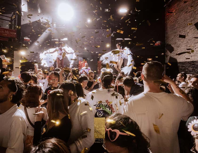 Paris After Dark: Speakeasy, Cocktails, Local Bars & Clubs - The route makes sense: three arrondissements, one story