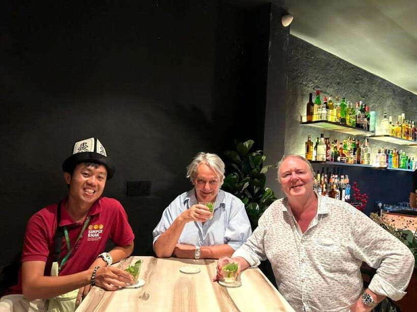 Penang: Georgetown Foodie Walking Tour with a Cocktail - Hawker-hopping the right way: Malay, Chinese, and Indian in one route