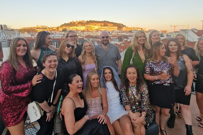 Private Pub Crawl in Lisbon - Santos-o-Velho nightclub: entry included, choice depends on your night