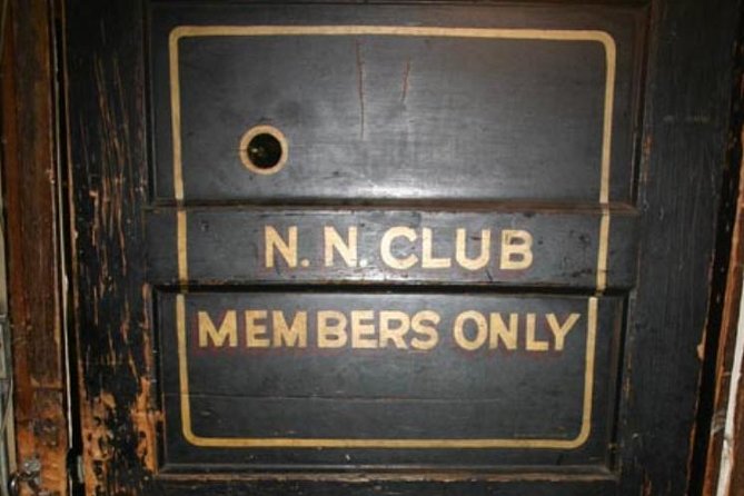 Private Speakeasy Pub Crawl in Chicago with Local Historian - How a private speakeasy crawl works in about 3 hours