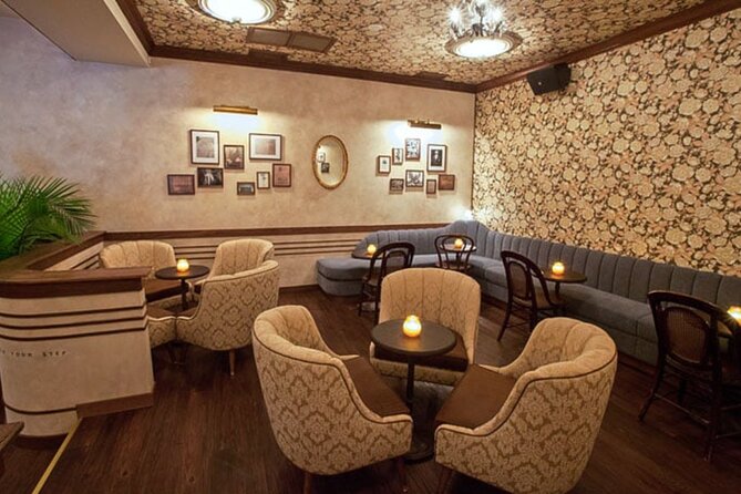 Private Speakeasy Pub Crawl in Chicago with Local Historian - Getting picked up, skipping lines, and keeping the night smooth