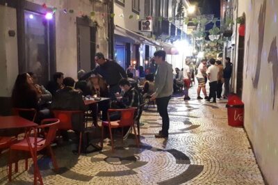 PubCrawl Azores - Ponta Delgada Bar Crawl - Starting with coffee/tea sets the tone (and helps you pace)