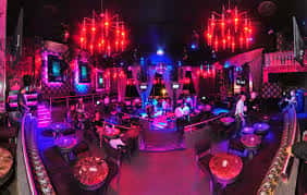 Puerto Vallarta: All you can drink Bar Crawl - Meeting your guide at Sky Mandala Bar, right on time