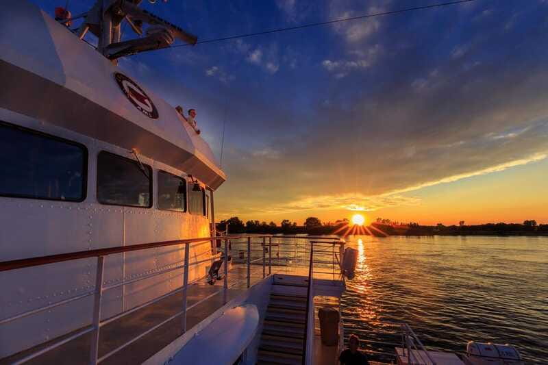 Québec City: 2-Hour Cocktail & DJ Evening Cruise - Timing and what those two hours feel like