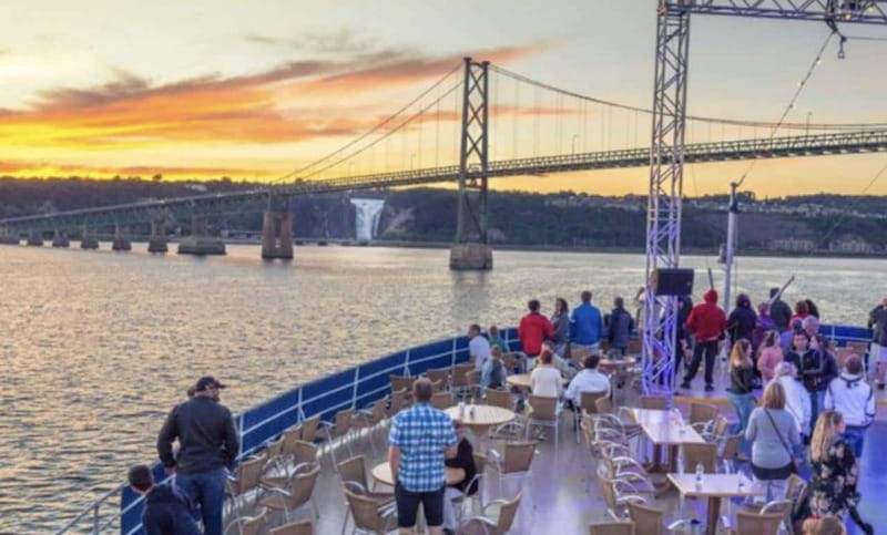 Québec City: 2-Hour Cocktail & DJ Evening Cruise - Rain or shine: comfort and safety details that help you relax