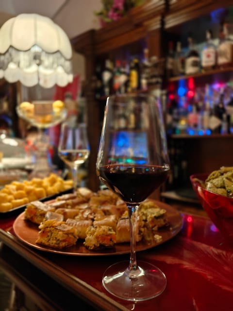 Rome: Wine and Food Tasting Experience at Speakeasy - Finding the meeting point near the Imperial Forums