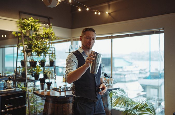Seattle Hands On Cocktail Class - The “pro bartender next to you” advantage (including one name you’ll hear)