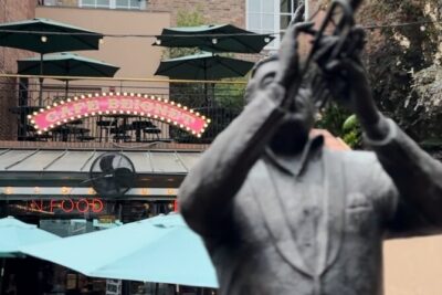 Sip and Saunter: Daytime Cocktail Tour - Eat the Quarter Without Overcommitting: The Food Stops You Can Expect