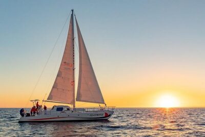 Sunset Cocktail Cruise on our Sailing Catamaran - The 2-Hour Flow: When to Arrive and When the Boat Moves