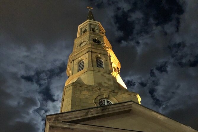 The Charleston Boo Hag and Brews Ghost and Bar Tour - A 8 pm Ghost Walk That Mixes Graveyards and Bars