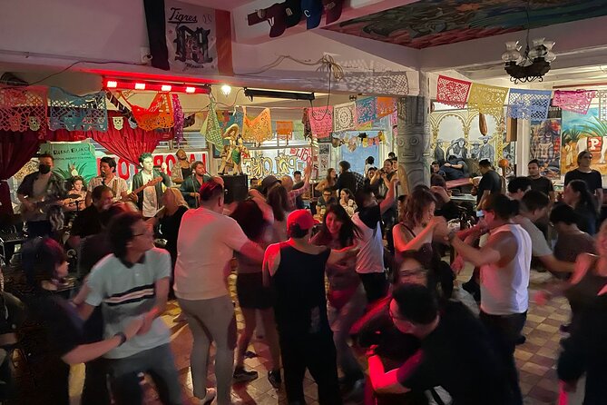 The Mexico City Pub Crawl: A real chilango night - Key highlights you’ll feel during the night