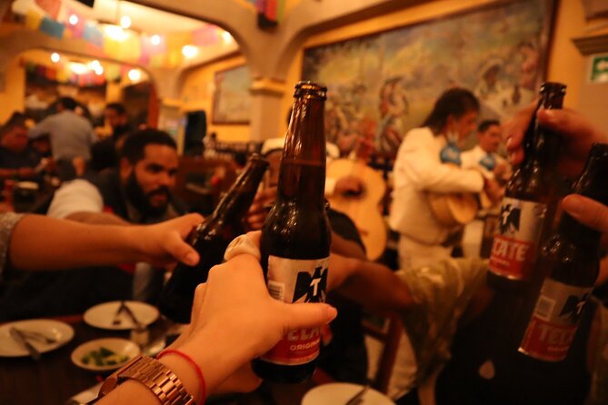 The Mexico City Pub Crawl: A real chilango night - Stop 1: La 701 Cantina Sinaloense and its live band