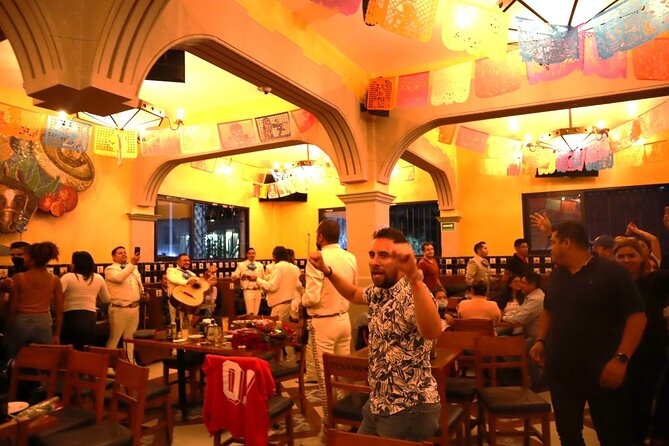 The Mexico City Pub Crawl: A real chilango night - Stop 3: Pulquería La Risa, pulque, and making friends