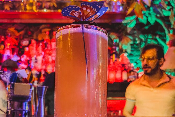 Thursday Night Bar Crawl in Guadalajara Mexico - Thursday at 8 pm: how the 4-hour crawl actually works