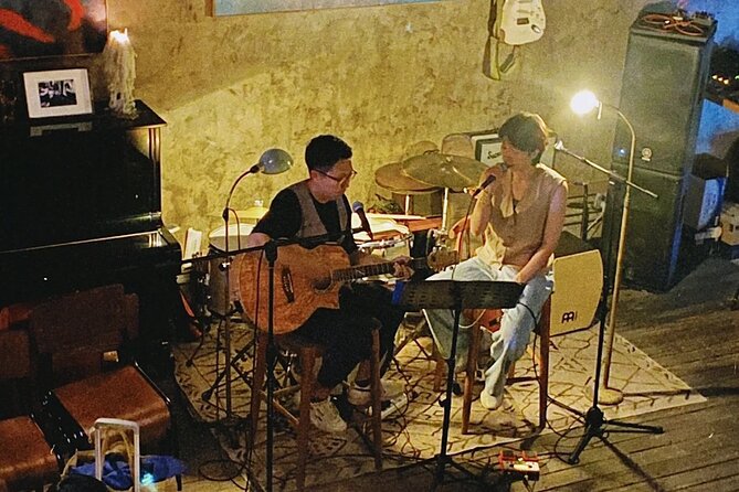 Tipsy Travel: Beijing Local Food and Bar Crawl night in Hutong - Hutong Night Crawls: Why This One Feels Local, Not Performative