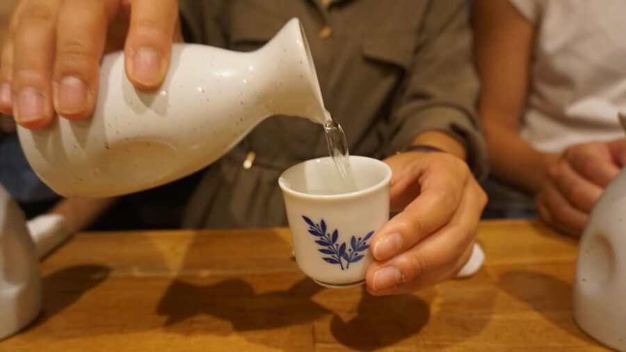 Tokyo: Shinjuku Hidden Japanese Bar Tour (Neon Light City) - Practical Tips So the Night Feels Easy