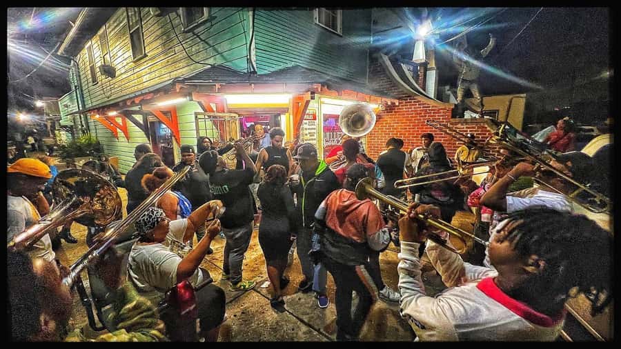 Treme Bar Crawl & Seafood Experience - Why the Stories Matter (and How They Change Your Meal)