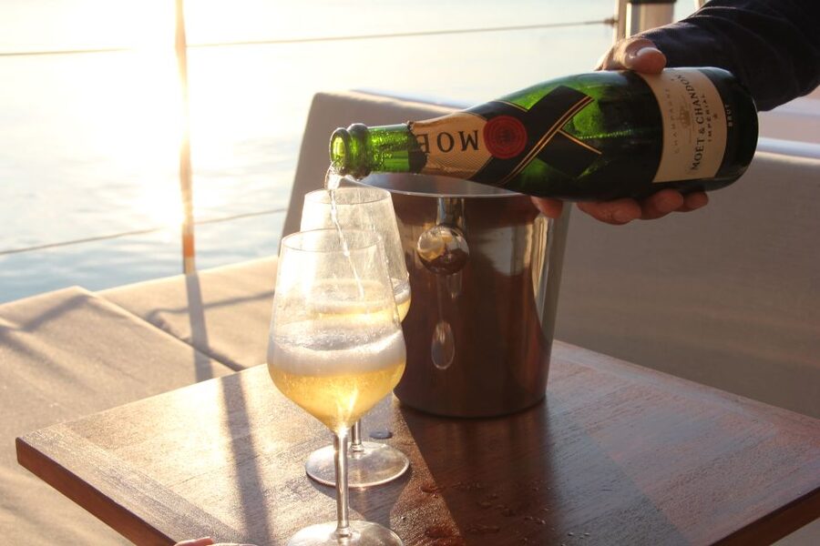 Venice: Golden Hour Cruise with Classical Music & Cocktail - The Bar Deal: Prosecco, Spritz, Cocktails, and One Free Drink