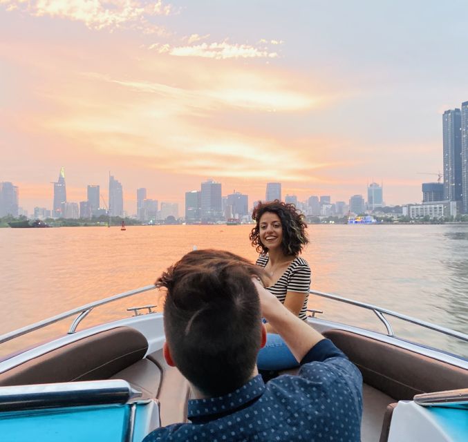 VIP Tour Enjoy Romantic Sunset by Speed Boat Free Cocktail - Sunset Timing and Photo Moments: The Best Colors Happen While You’re Moving