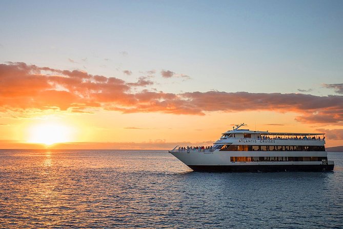 Waikiki Sunset Cocktail Cruise aboard the Majestic by Atlantis - Entertainment and the onboard vibe: relaxed, sometimes playful