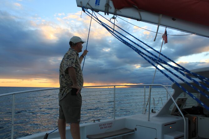 Waikiki Sunset Cocktail Cruise - Hilton Hawaiian Village - Deck Comfort vs. Covered Cabin: How to Dress for a 5 PM Departure