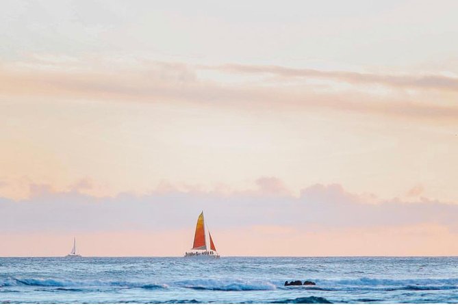 Waikiki Sunset Cocktail Sail with Open Bar - Open bar reality check: drinks, pacing, and what to expect